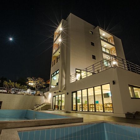 Suave Hotel Seogwipo Zewnętrze zdjęcie